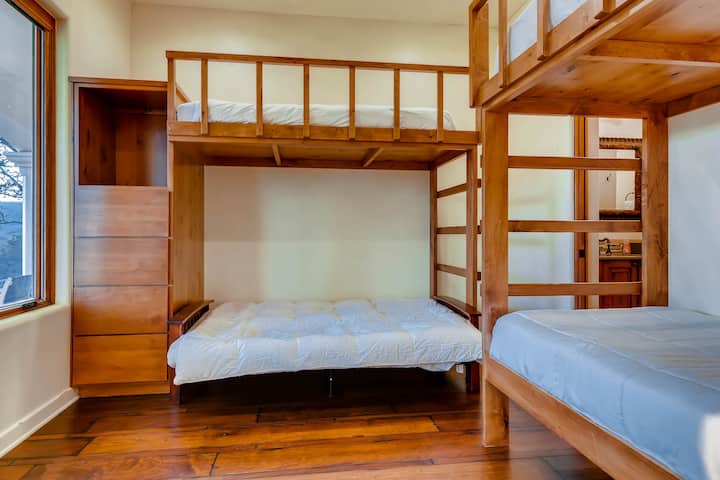 2 Bunk Beds located downstairs.