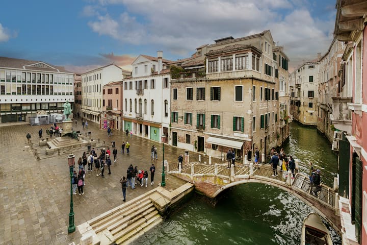 Palazzetto Manin Spacious 4 Bedrooms in San Marco gallery image 2