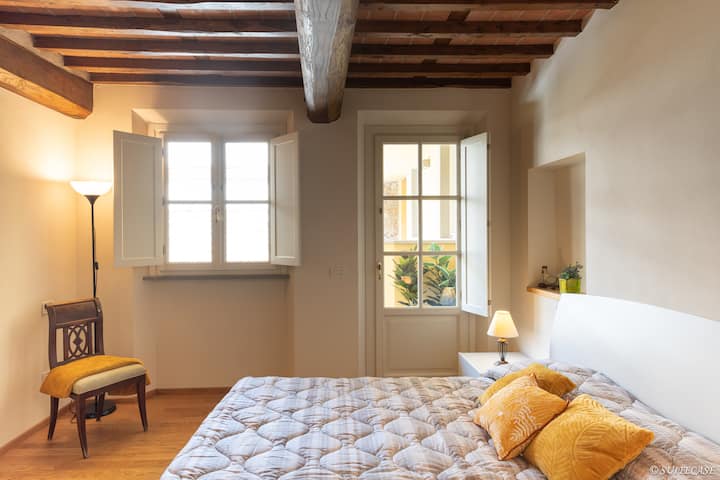 Apt Alessandra In Center With Balcony - Lucques
