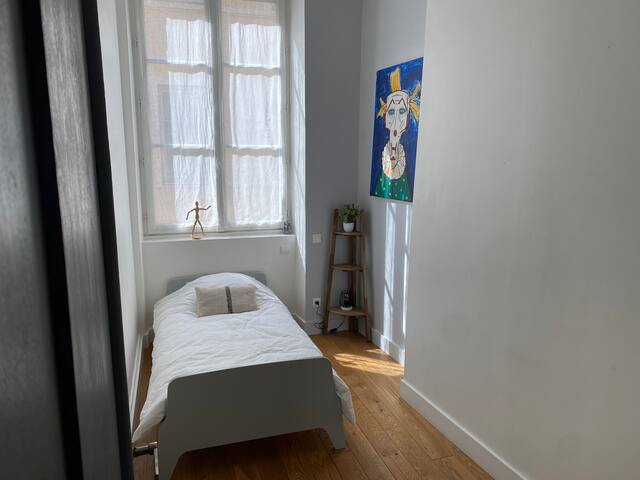 Beautiful 3BR Apt in Lyon Center gallery image 5