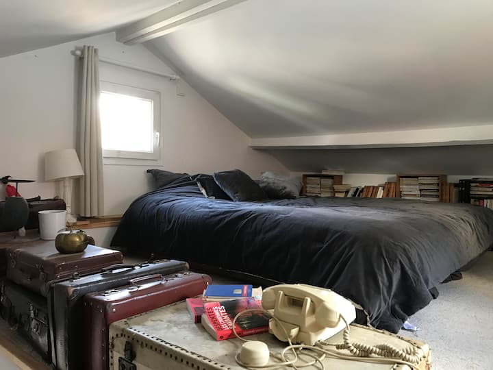 חדר קומת הביניים
מקסימום H תשומת לב 1.60 מ' 