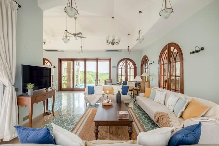 Living room image 1