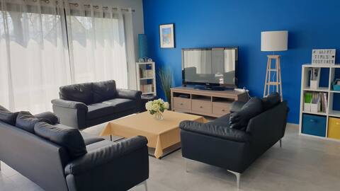 near village and beaches for 12 (5 bedrooms)