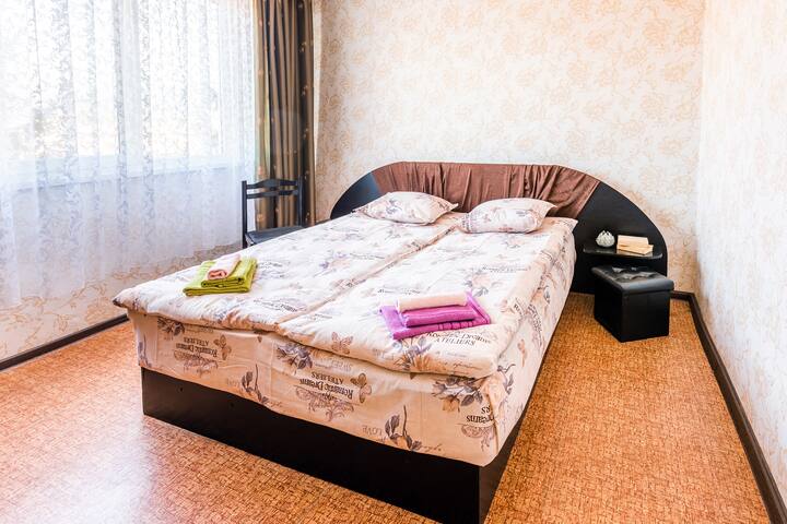 Dormitorio 1 con cama 180/200 cm. 