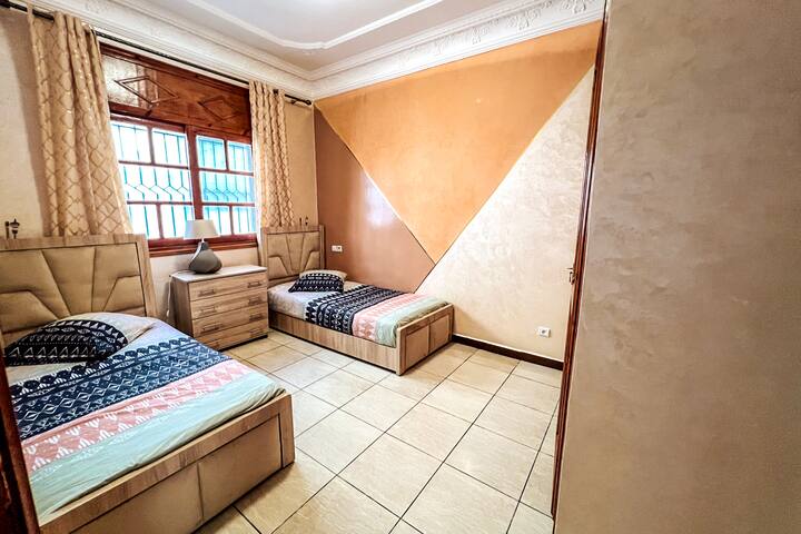 Chumba cha kulala 2 na nafasi ya kuhifadhi