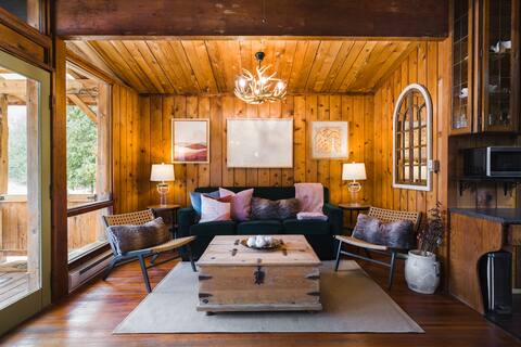 14acre Lake Property- Venue+BnB