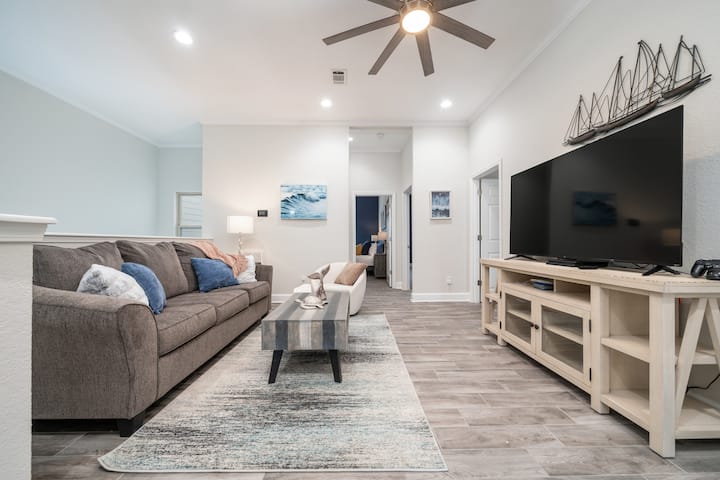 Loft: con sofá cama, TV de 65pulgadas y PS4 con docenas de juegos, PS4.