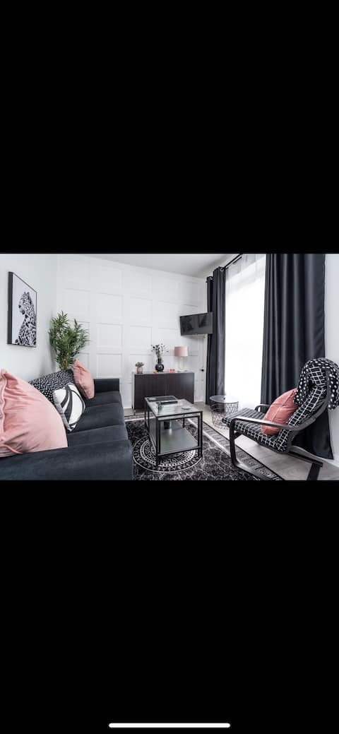 Popular Airbnb listing: Number 30 - Apartment 1 in The Moor