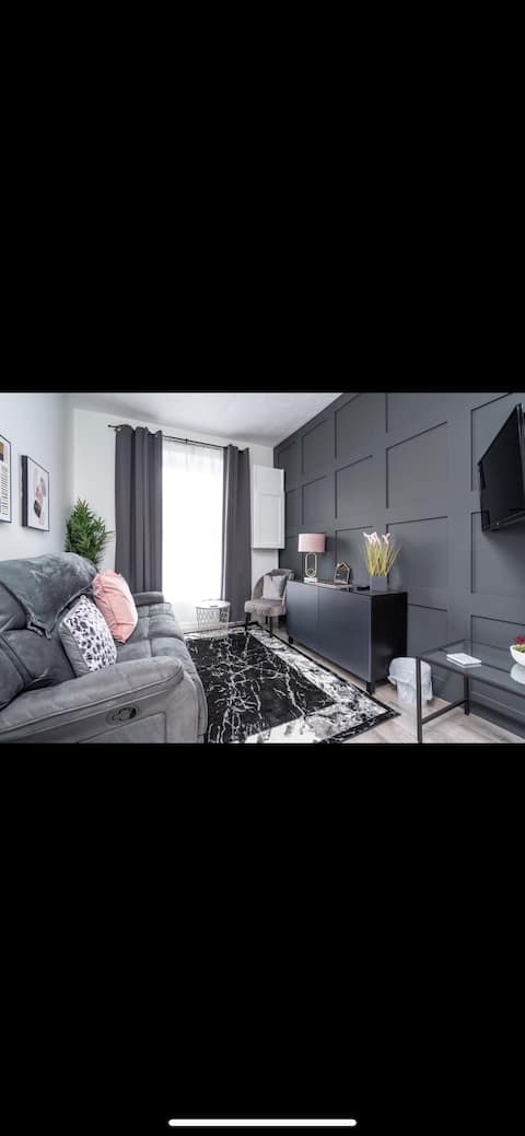 Top Airbnb: Number 30 - Apartment 2 in Derry City