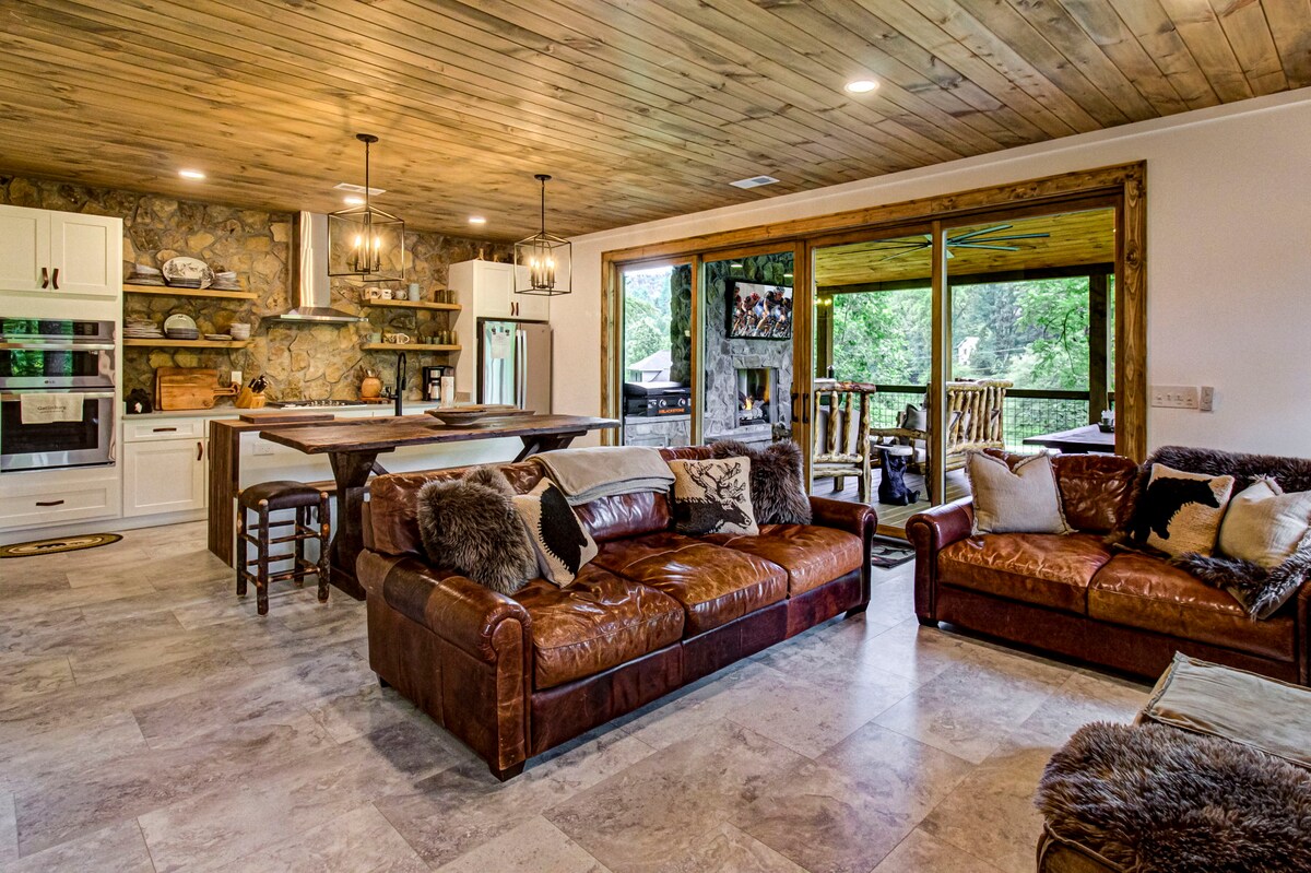 Top performing Airbnb: Lindsey Creek Hideaway in Pittman Center