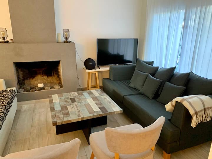 Четырёхкомнатная квартира с бассейном и садом в Beccar