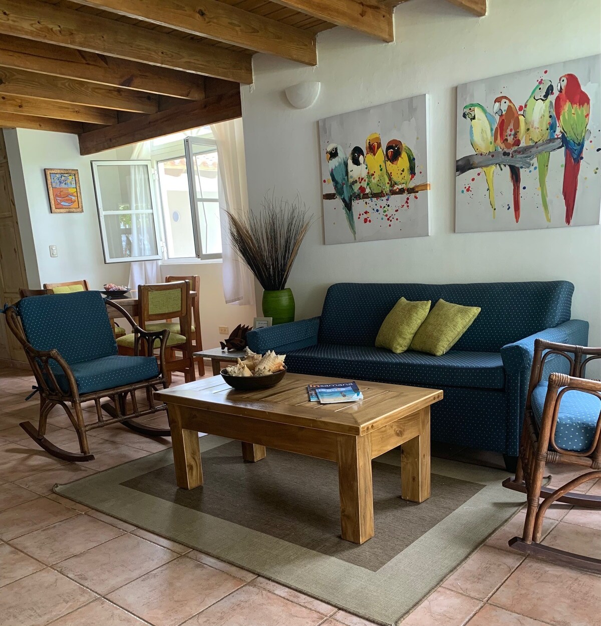 Მისაღები ოთახი / სალა