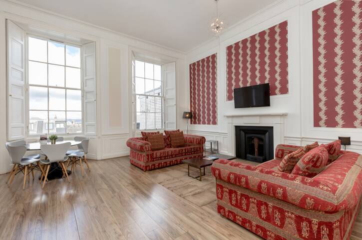 York Place City Centre 2 bedroom Apartment gallery image 2