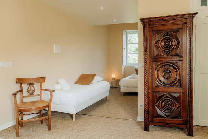 Ако не можете да најдете некој од учесниците во вашата џиновска скривница, ве советувам да го разгледате „стоечкиот човек“, ова е одлично скривалиште во детската спална соба! 