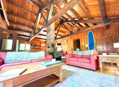 Shoreline Cabin - trails, beach, lake, salt pond