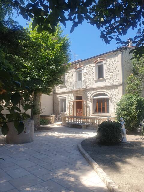 Provençal mansion