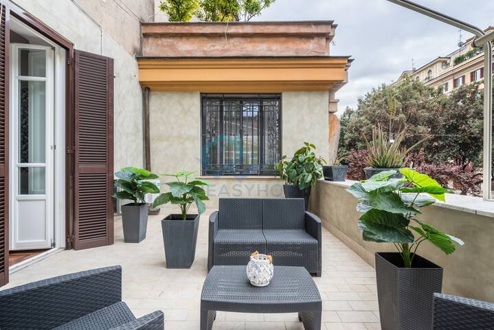 New Prati Luxury Apartment gallery image 5