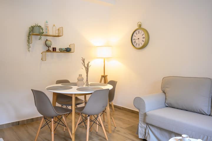 Apt Jurija with heated pool in the heart of Marina