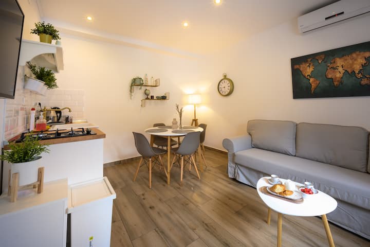Apt Jurija with heated pool in the heart of Marina