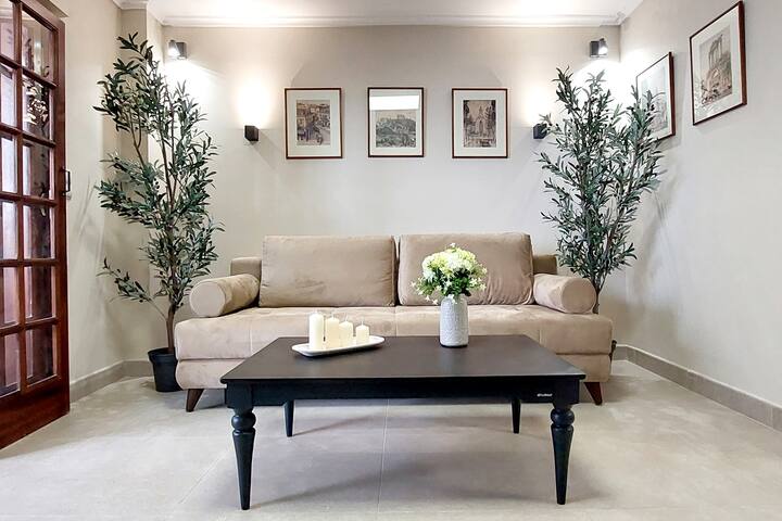 Acropolis Gate gallery image 4