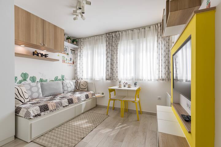 Yellow box flats 2025