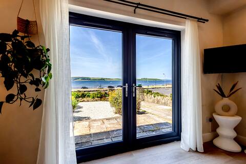 Sea Gazer's Retreat