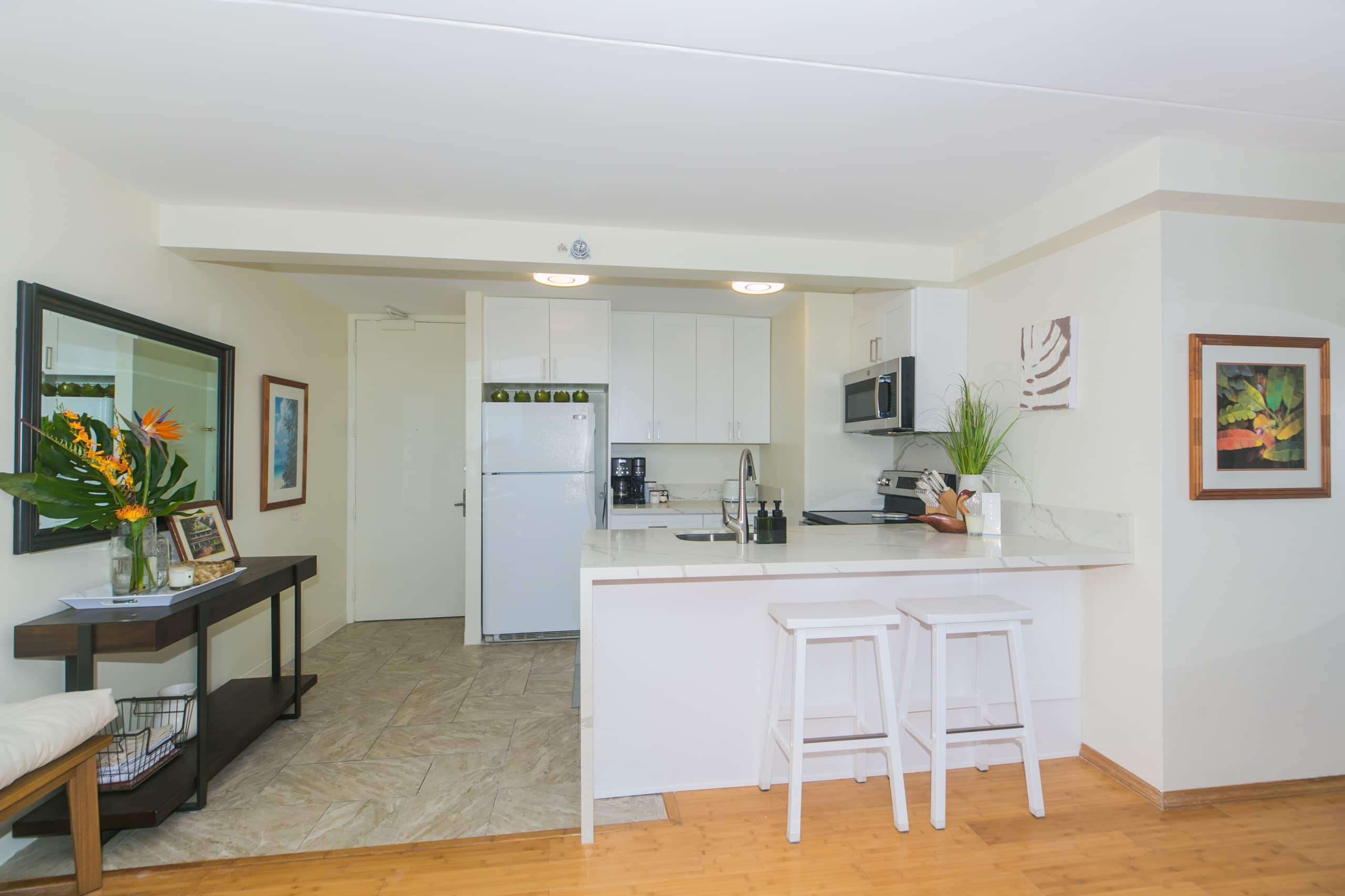 Oceanvw, walk 2 beach, $0 cleaning & park, kitchen - Image 9
