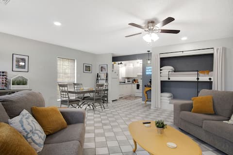 Top Airbnb: Pool Haus Escape in New Braunfels