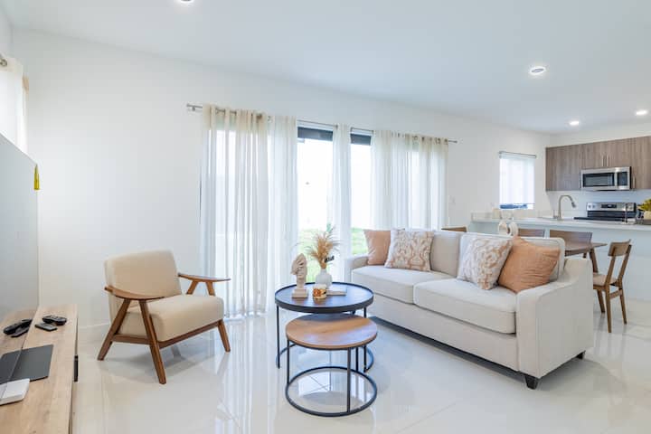 Villa Serenity - 5BD/5BA - Family and Friends!