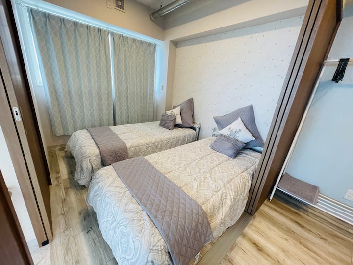 ห้องนอนเตียงคู่