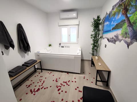 Apartment with Jacuzzi. El Rincon de Ayud