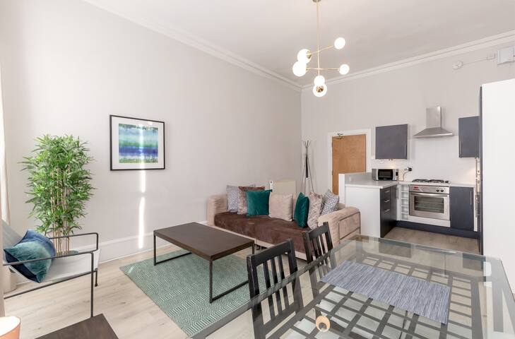 2 bed apartment ideal for Royal Mile & Old Town