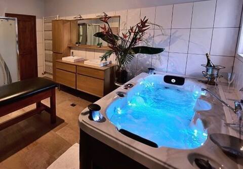 Private suite with Jacuzzi