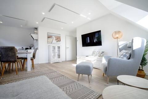 Top Airbnb: Coastal lodge Sonnenglück - modern & bright in Nordstrand