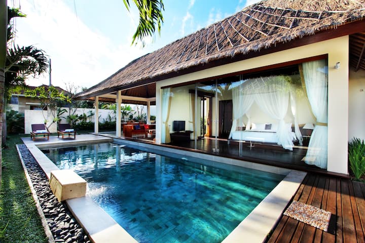 Villa romantique, luxe avec piscine privée @Uluwatu - Villas à louer à  Kecamatan Kuta Selatan, Bali, Indonésie - Airbnb