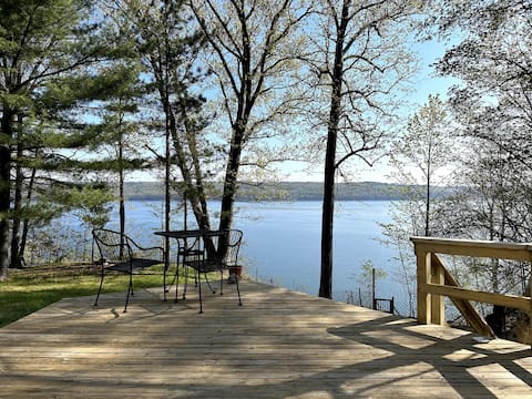 Cayuga Lakeside Cottage