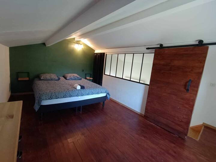 Საძინებლის მე-2 სართული - საწოლი 180 ნომერში