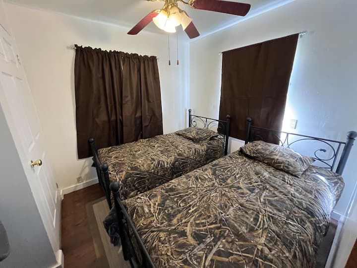 2 единични легла