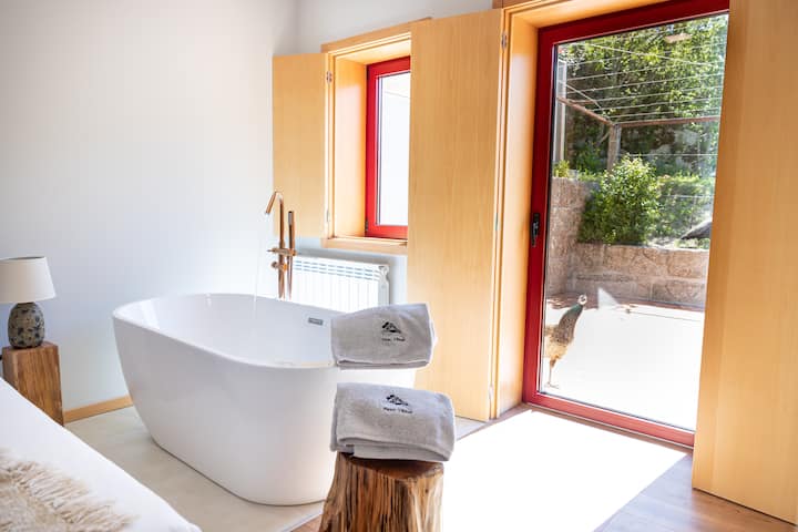 Oliveira Suite - Premium - Amarante
