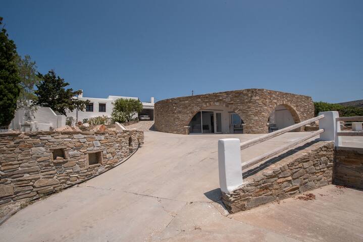 Marble Villa, secluded pool and total privacy gallery image 2