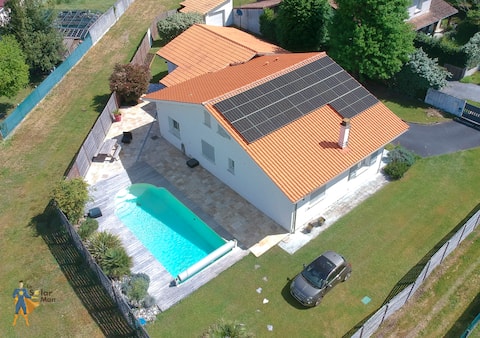 Family pool villa between Bordeaux and the Bassin