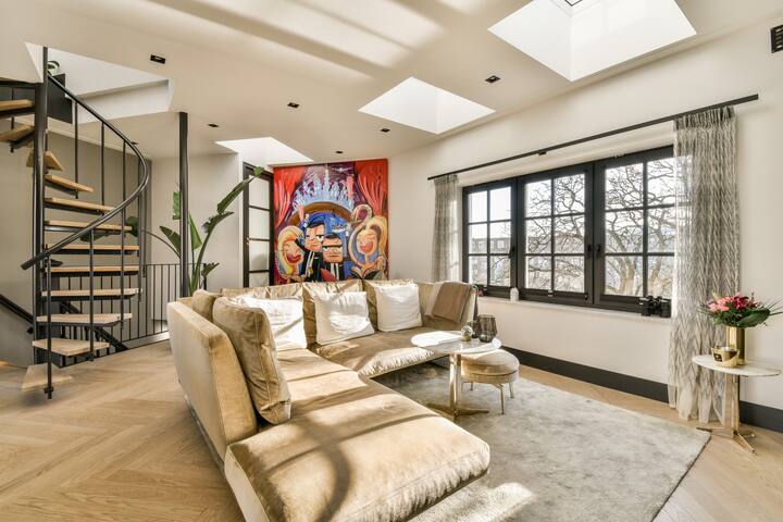 Luxury Canal House Center gallery image 4