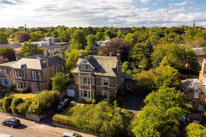 Home in Edinburgh – The Grange