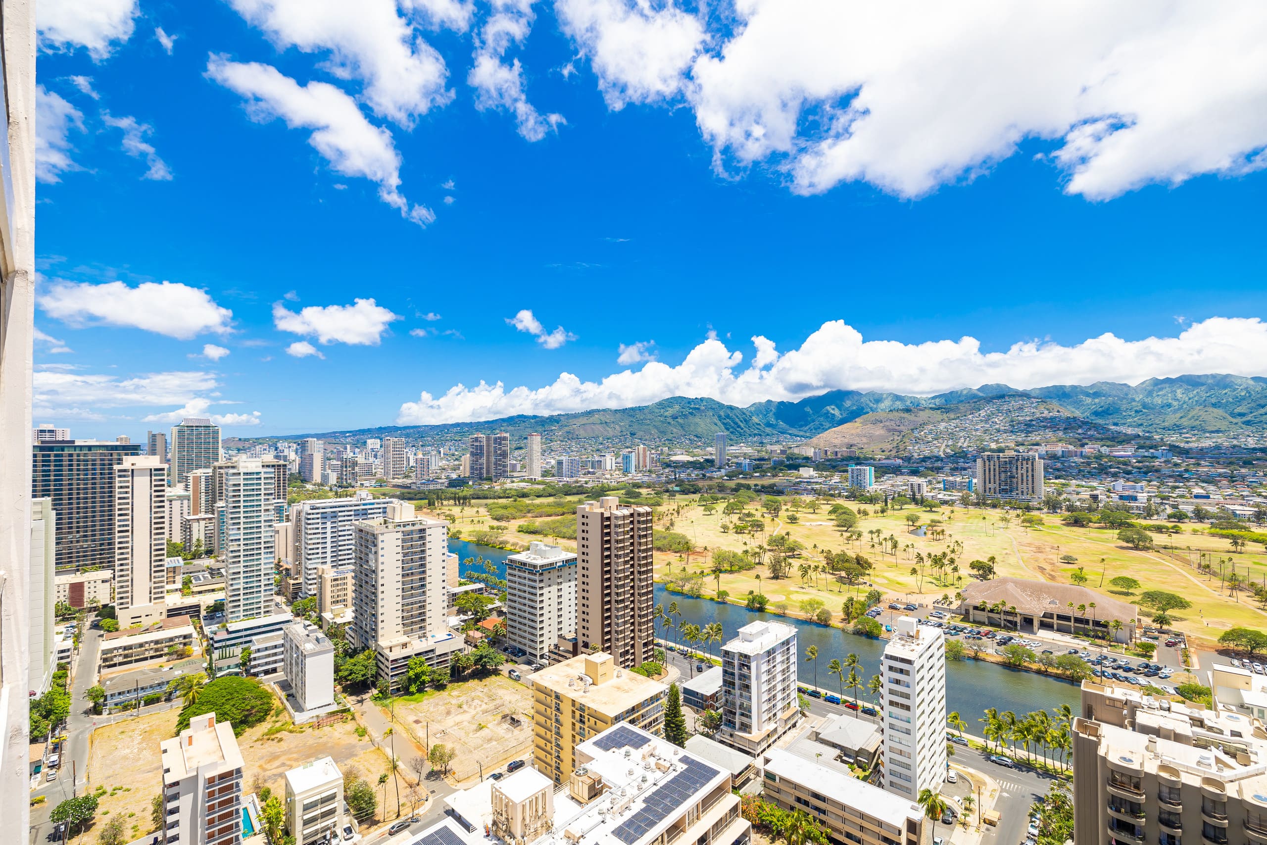 Condo in Honolulu · ★4.88 · 1 bedroom · 3 beds · 1 private bath - Image 24
