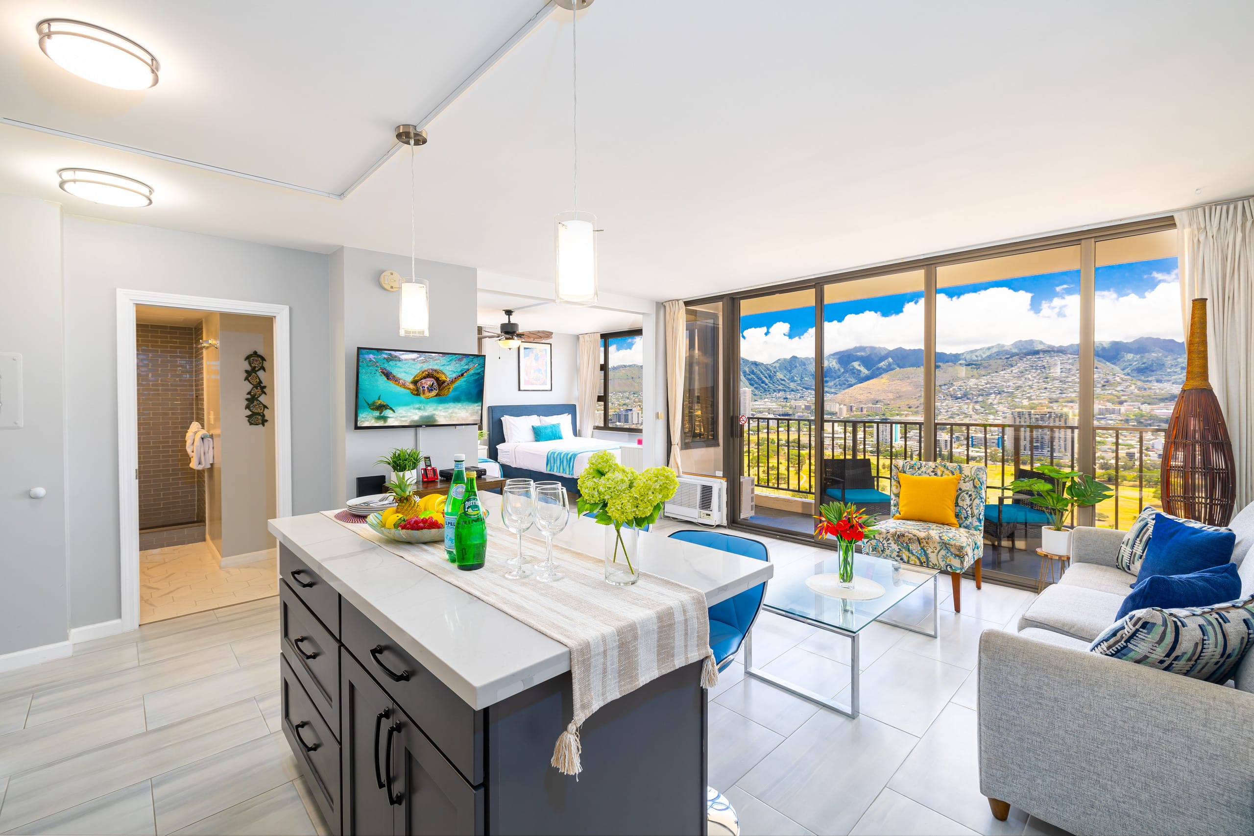 Condo in Honolulu · ★4.88 · 1 bedroom · 3 beds · 1 private bath - Image 13