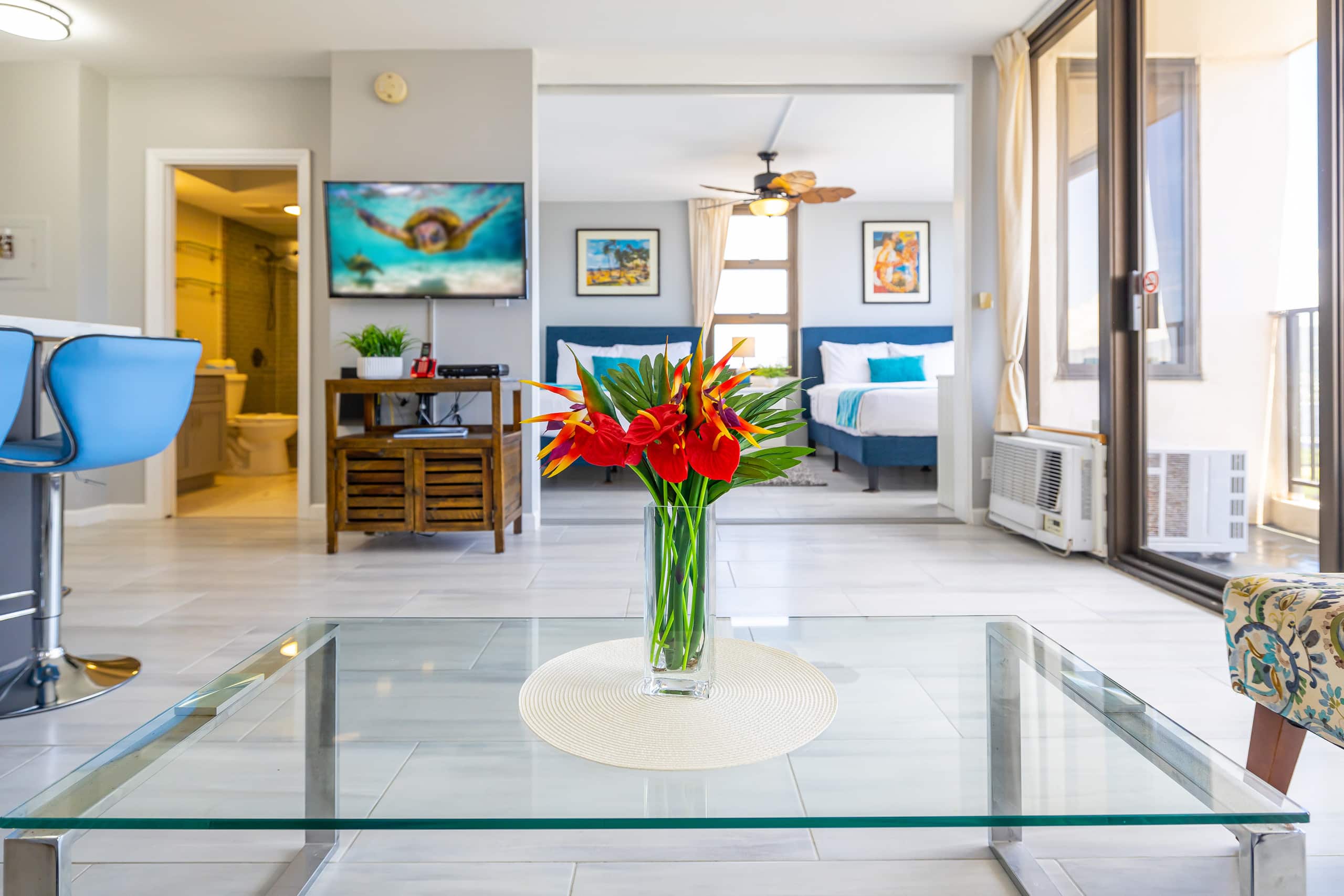 Condo in Honolulu · ★4.88 · 1 bedroom · 3 beds · 1 private bath - Image 7