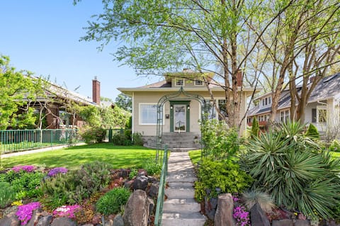 River Views! Walk to Downtown, LCSC, Shops & more!