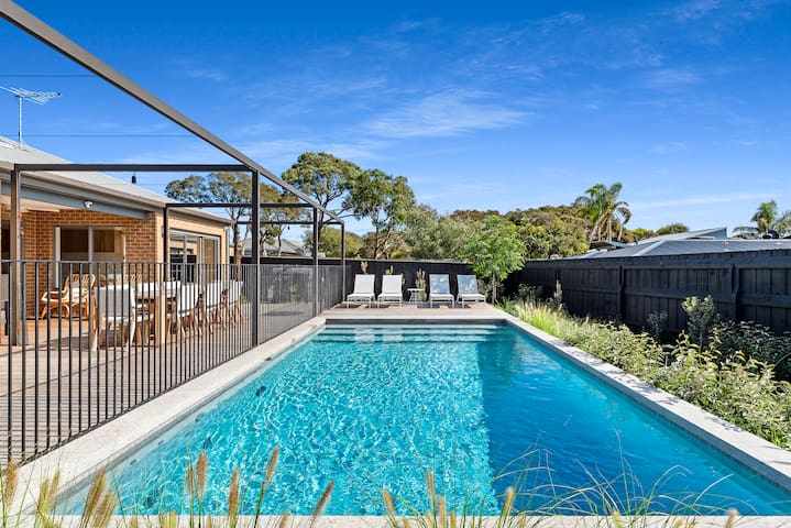 Coastal Luxe – Pool, Peace, Style