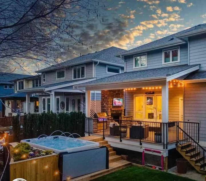 Forest View Retreat: Hot Tub, Patio, And Trails - Squamish