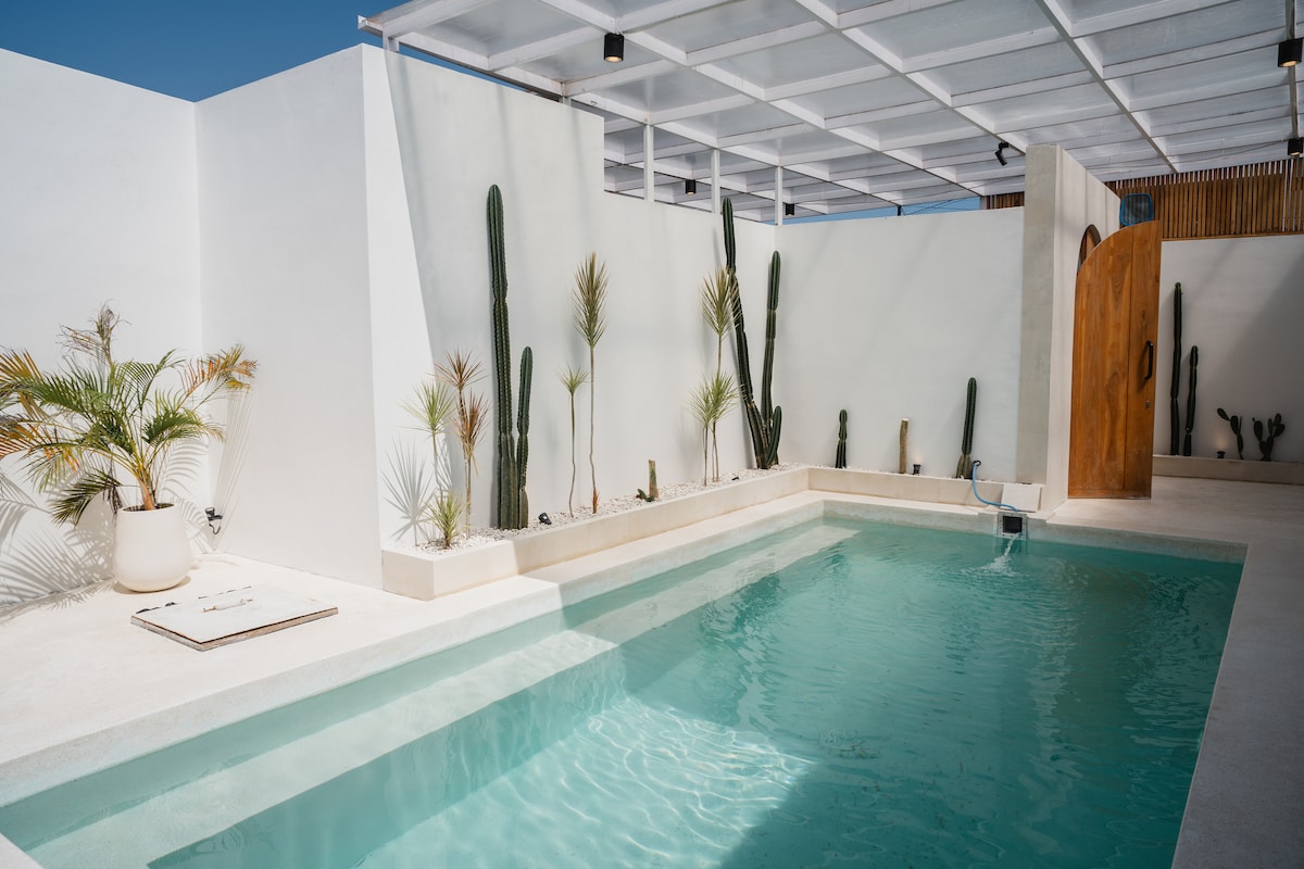 Gisela Villa Lovina : 1BR With Private Pool photo 6